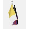 Juguetes Semana Santa Artabán: nazareno negro de capa con bandera pontificia
